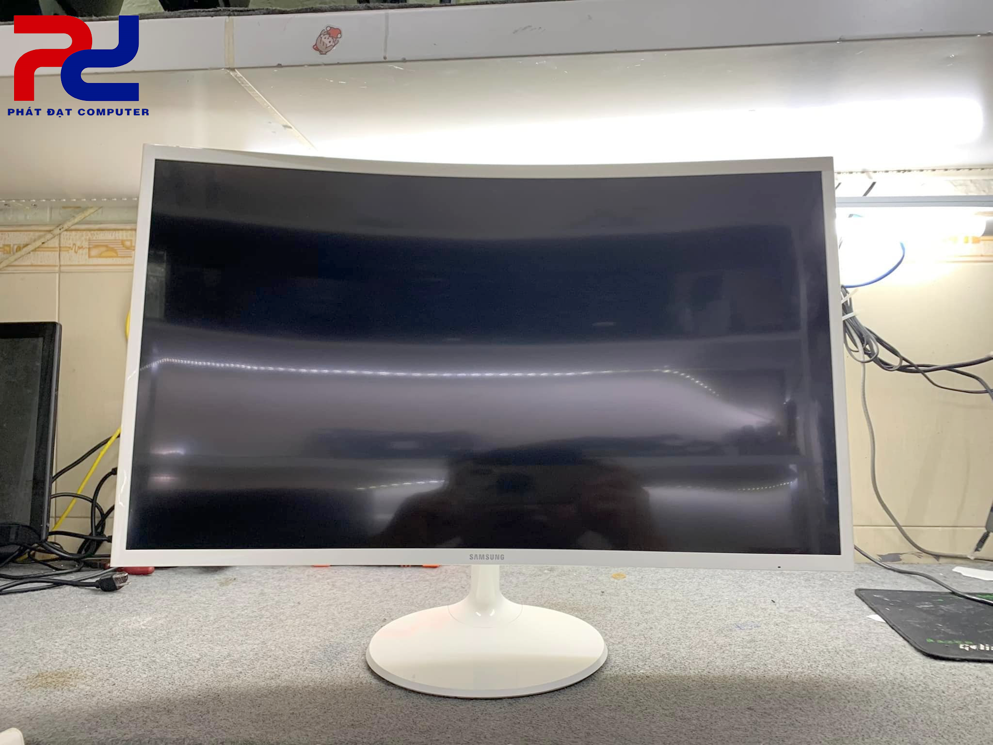 Man-Hinh-Samsung-32F391-Hang-Cong-Ty